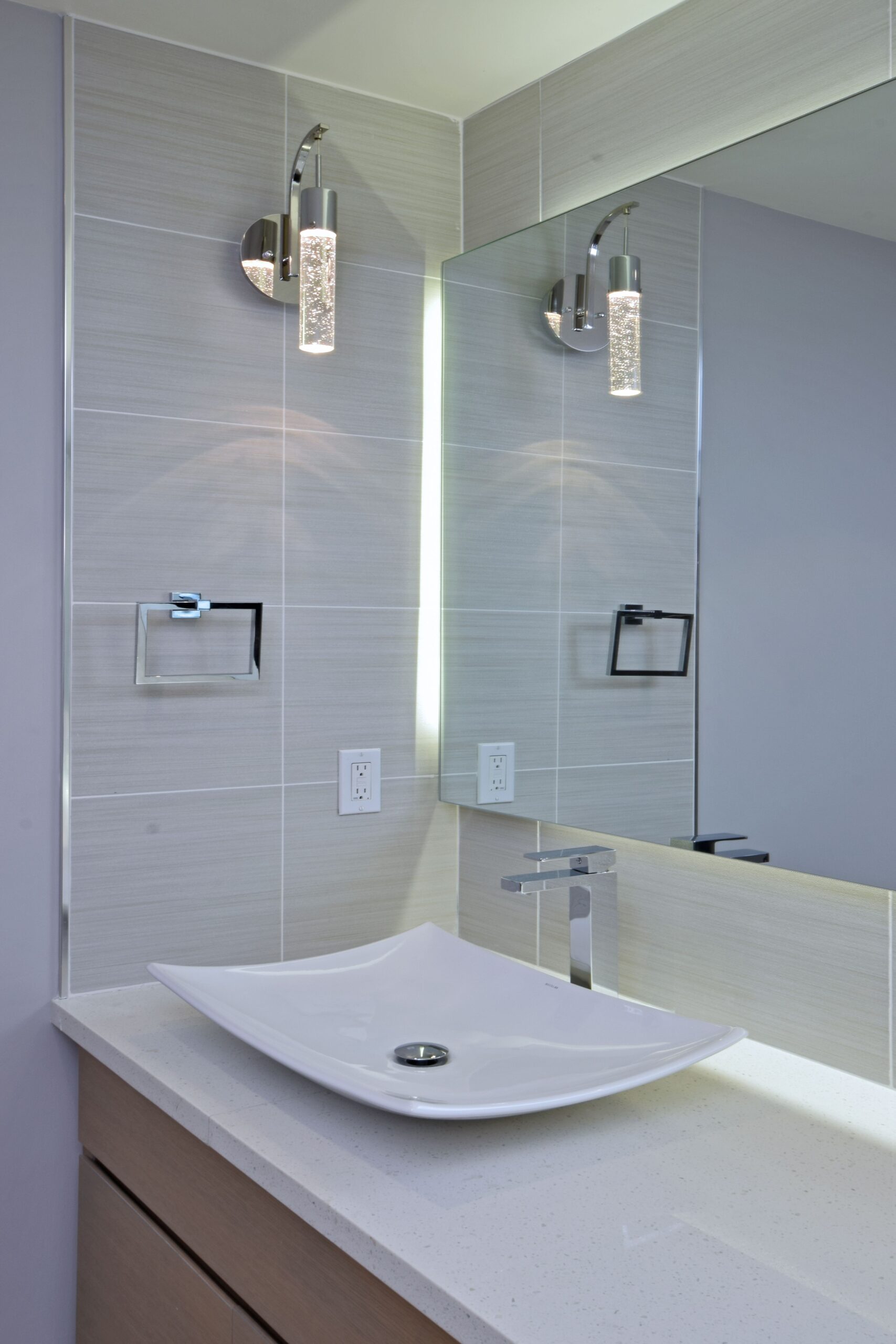 Fizz-IV-1-Light-LED-Wall-Sconce E22770_91PC - Image 2
